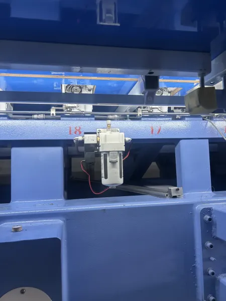 Frame mechanism detail