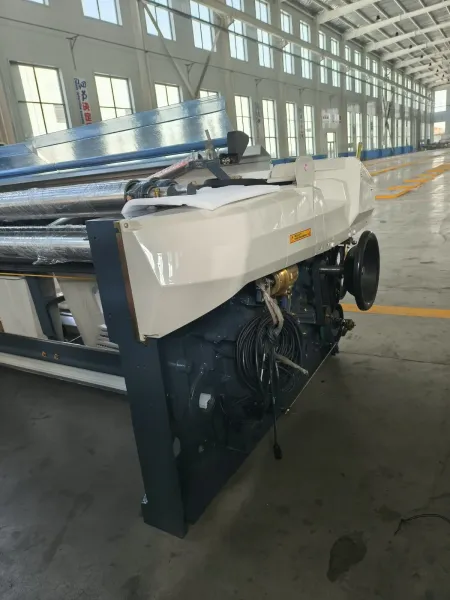 Waterjet loom, side view